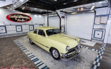 Ford-Custom-Deluxe-1950-12