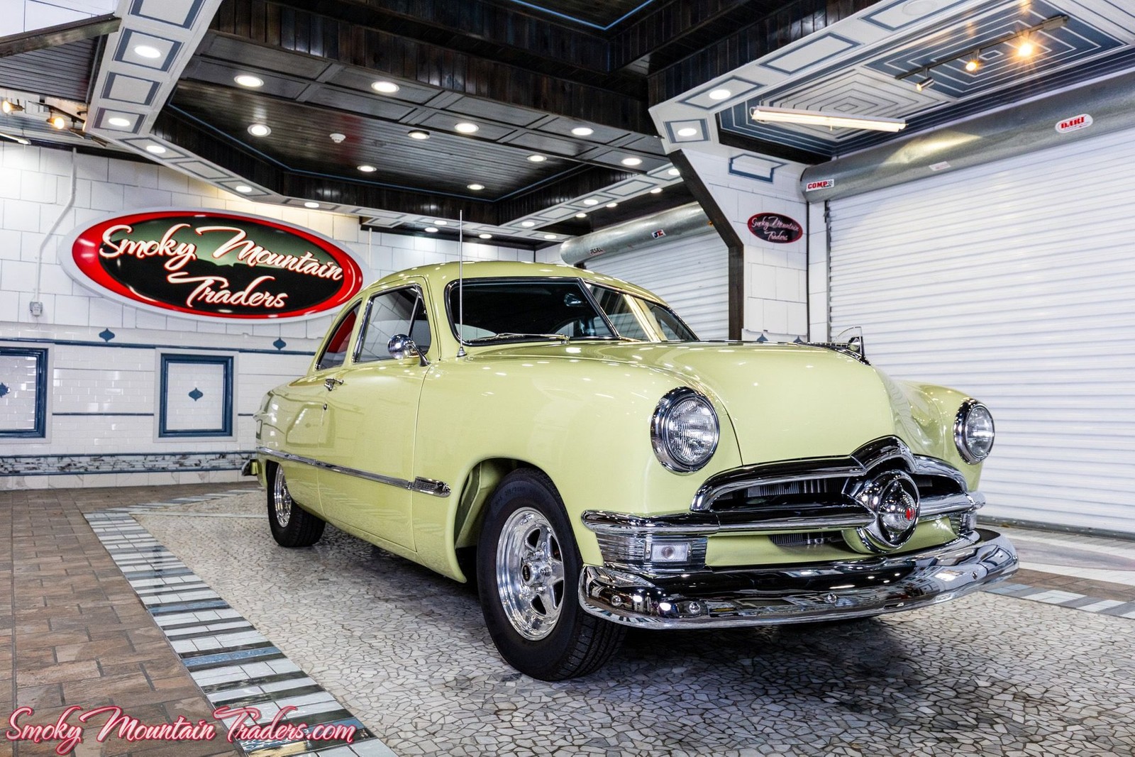 Ford-Custom-Deluxe-1950-13