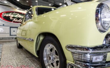 Ford-Custom-Deluxe-1950-16