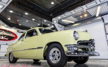 Ford-Custom-Deluxe-1950-17