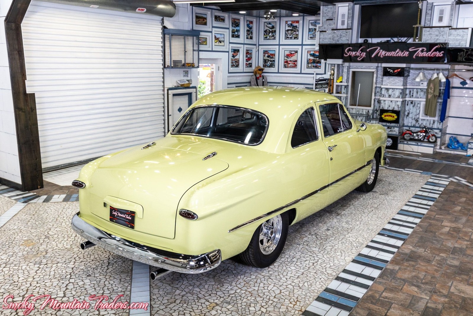 Ford-Custom-Deluxe-1950-19