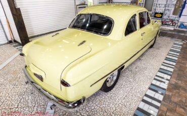 Ford-Custom-Deluxe-1950-21