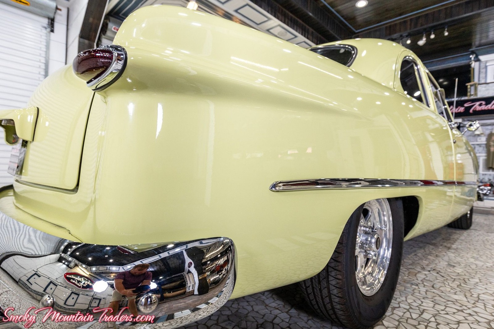 Ford-Custom-Deluxe-1950-23