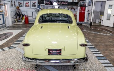 Ford-Custom-Deluxe-1950-27