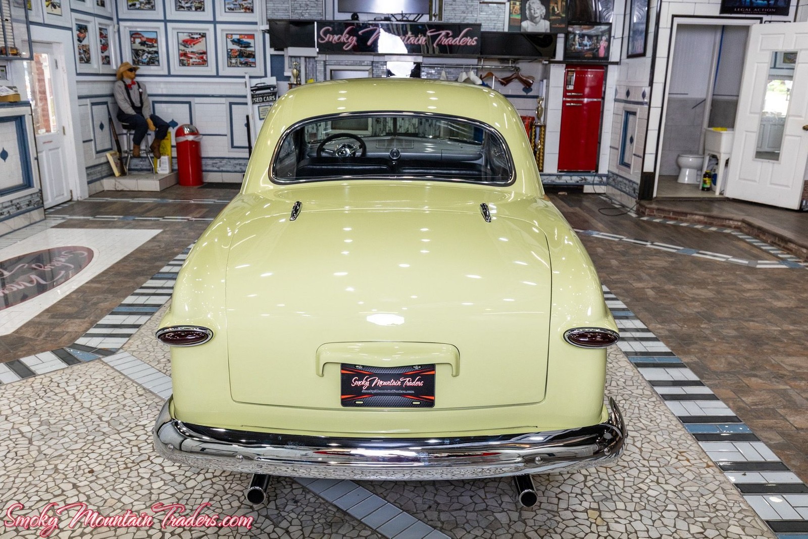 Ford-Custom-Deluxe-1950-27