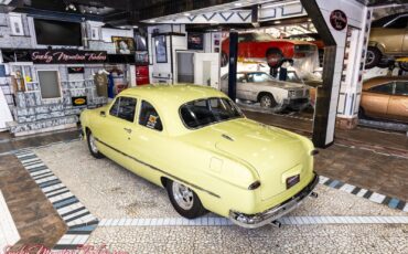 Ford-Custom-Deluxe-1950-30