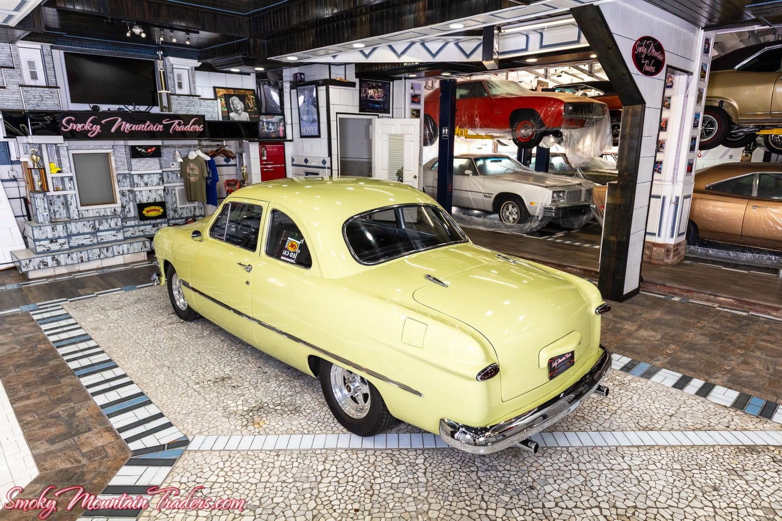 Ford-Custom-Deluxe-1950-30