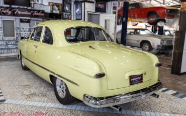 Ford-Custom-Deluxe-1950-31