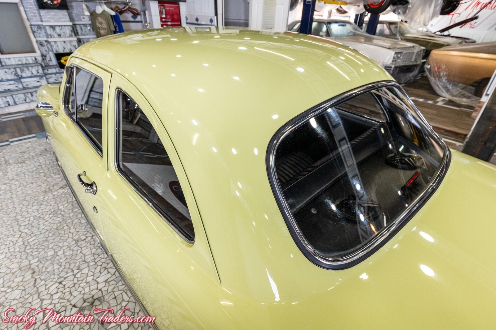 Ford-Custom-Deluxe-1950-34