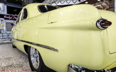 Ford-Custom-Deluxe-1950-35