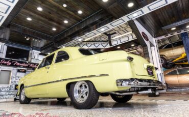 Ford-Custom-Deluxe-1950-36