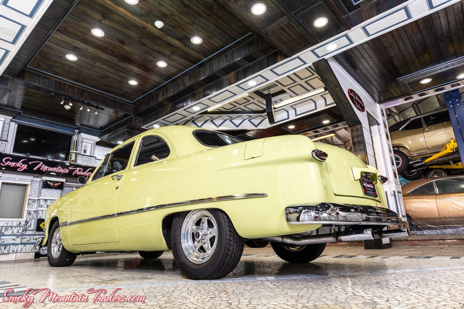 Ford-Custom-Deluxe-1950-36