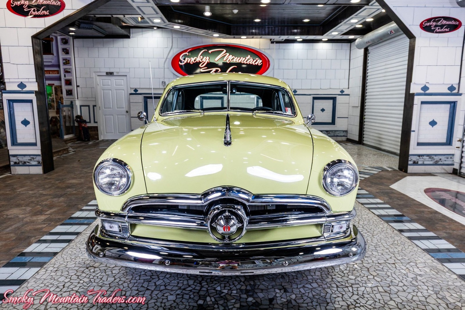 Ford-Custom-Deluxe-1950-7