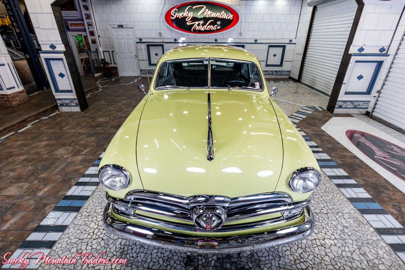 Ford-Custom-Deluxe-1950-8