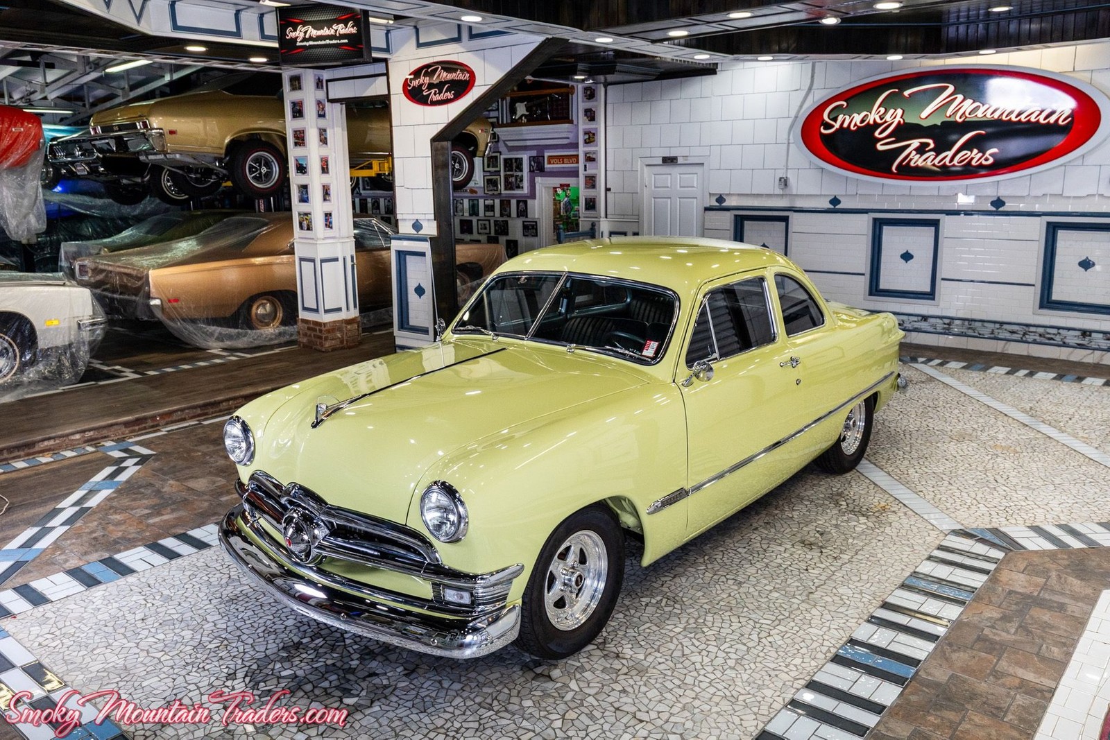 Ford Custom Deluxe 1950