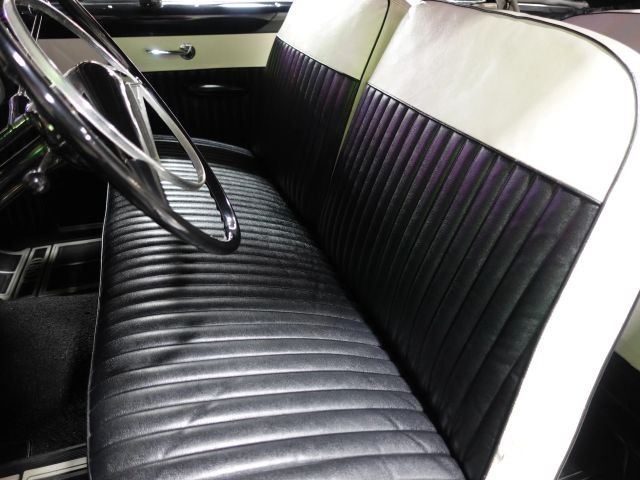 Ford-Custom-Deluxe-1951-12