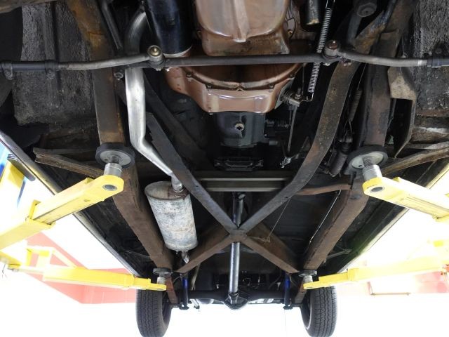 Ford-Custom-Deluxe-1951-17