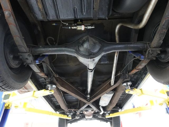 Ford-Custom-Deluxe-1951-18