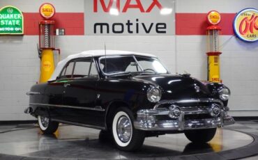 Ford-Custom-Deluxe-1951