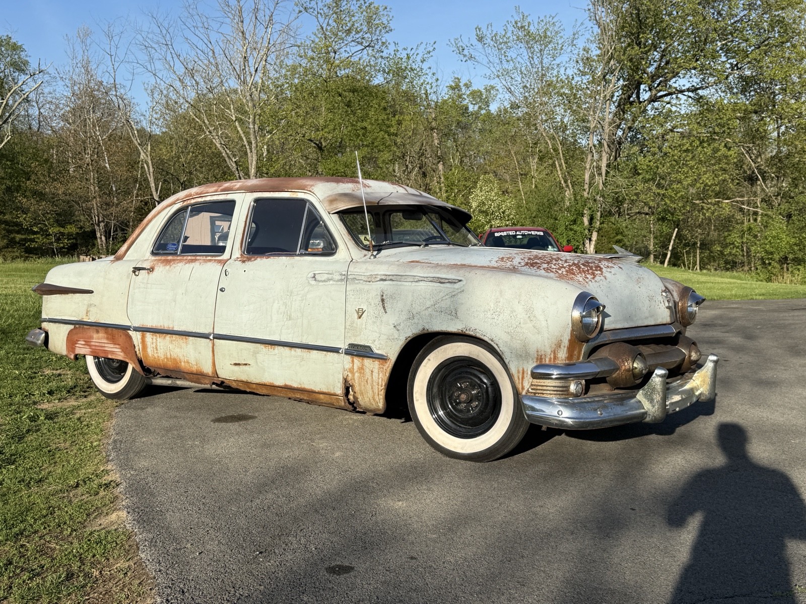 Ford-Custom-Deluxe-1951-Sedan-1