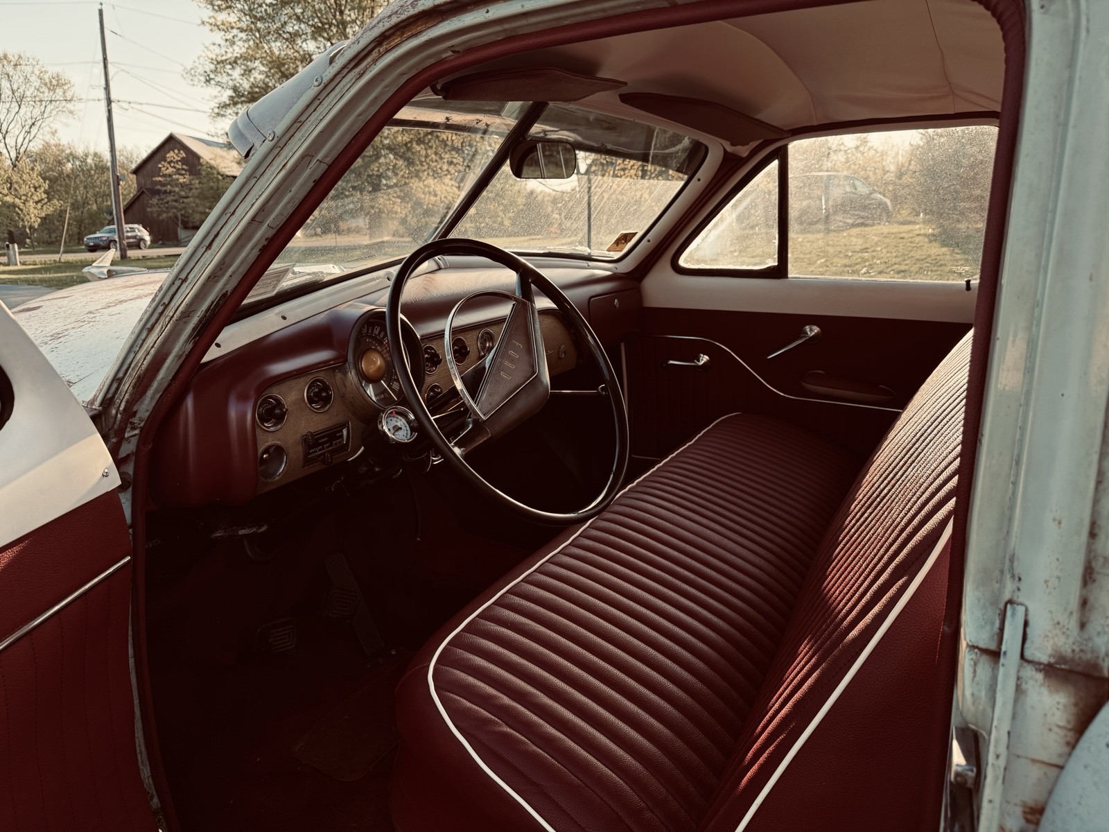 Ford-Custom-Deluxe-1951-Sedan-5