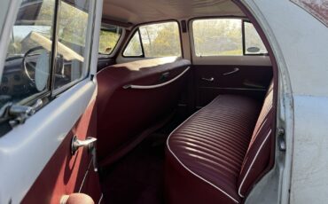 Ford-Custom-Deluxe-1951-Sedan-6