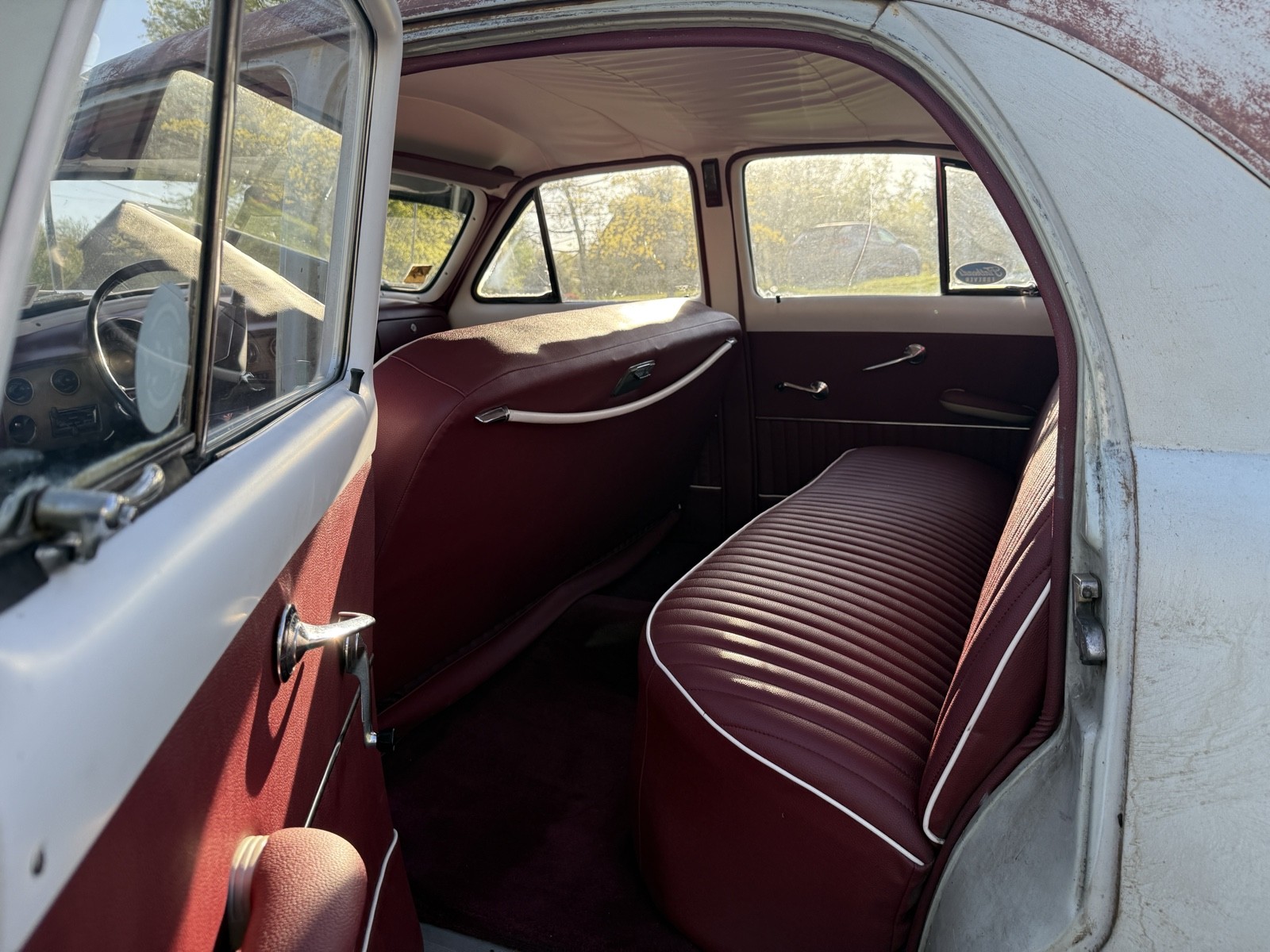 Ford-Custom-Deluxe-1951-Sedan-6