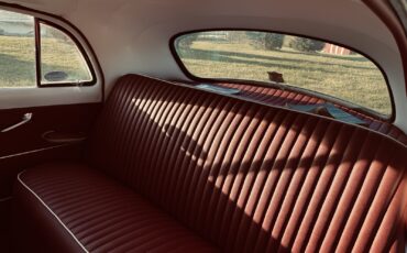 Ford-Custom-Deluxe-1951-Sedan-8