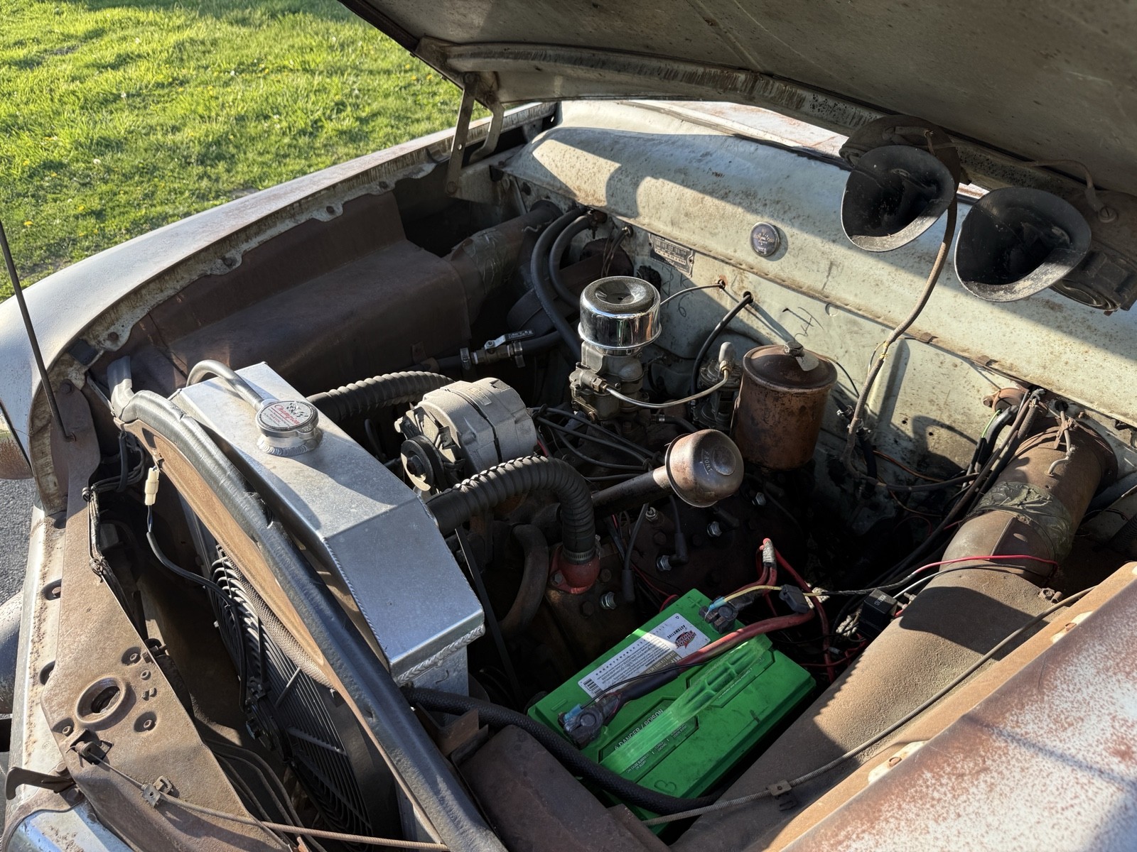 Ford-Custom-Deluxe-1951-Sedan-9