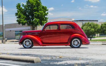 Ford-Custom-Slantback-1937-2D-Coupe-18