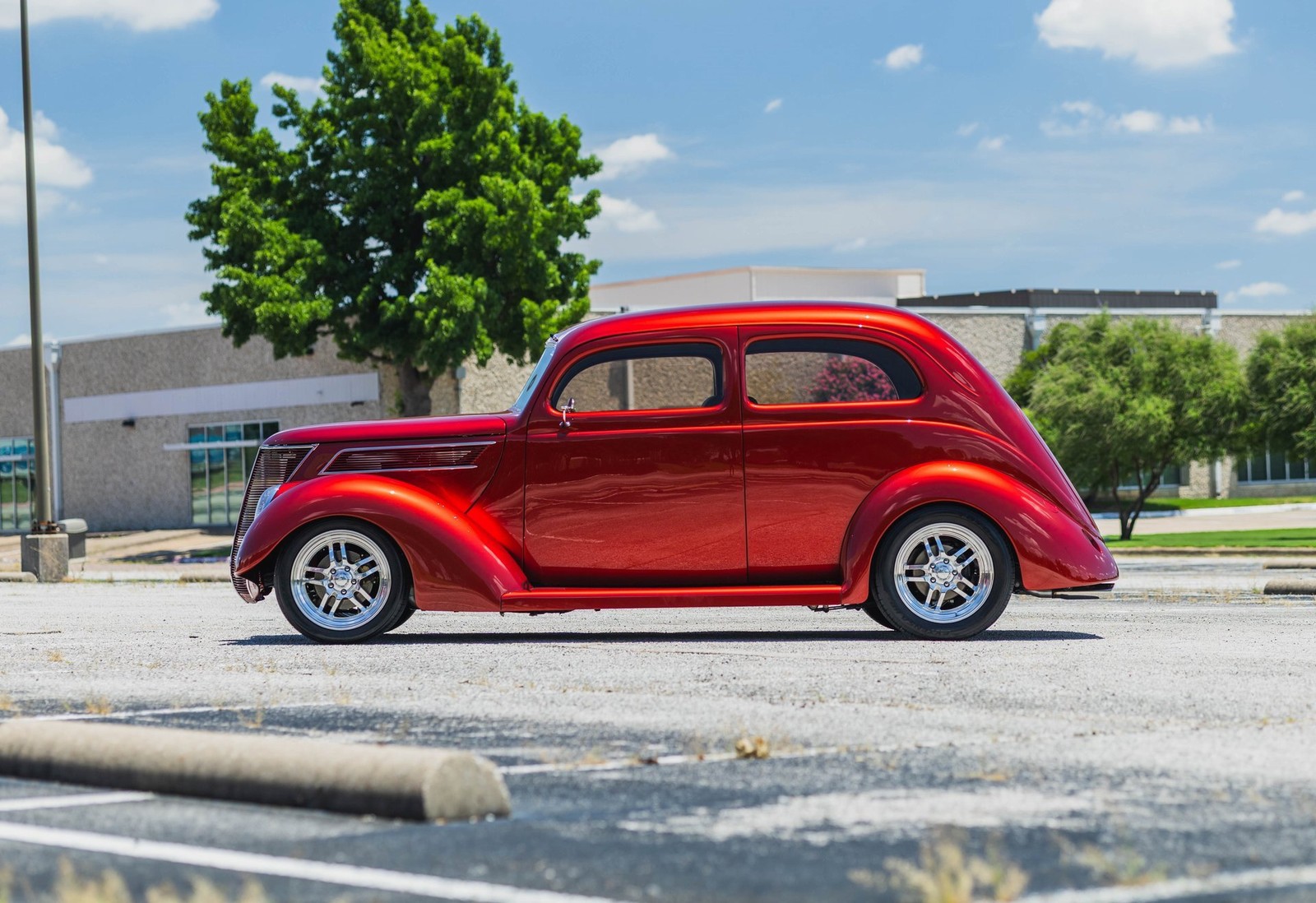 Ford-Custom-Slantback-1937-2D-Coupe-18
