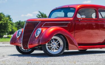 Ford-Custom-Slantback-1937-2D-Coupe-2
