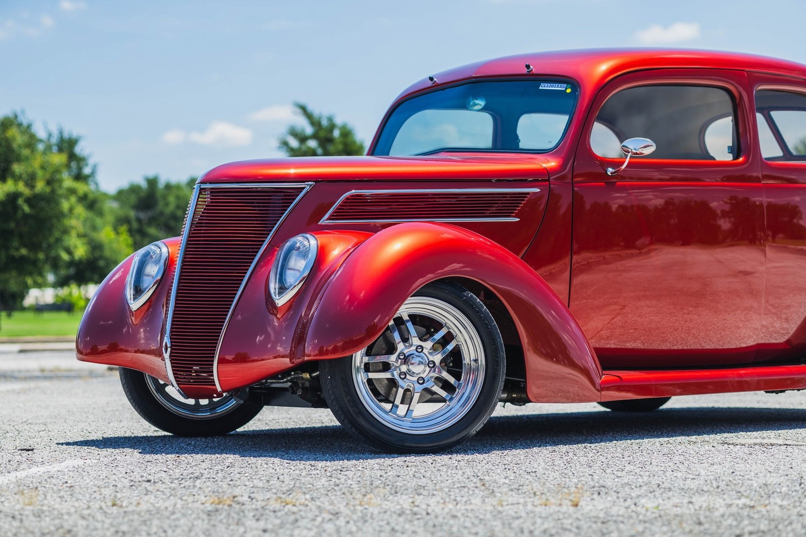 Ford-Custom-Slantback-1937-2D-Coupe-2
