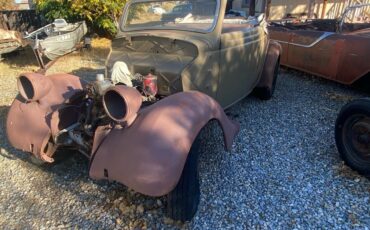 Ford-Deluxe-1935-Convertible-1