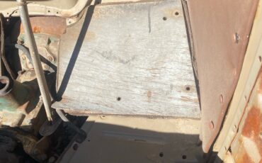 Ford-Deluxe-1935-Convertible-11