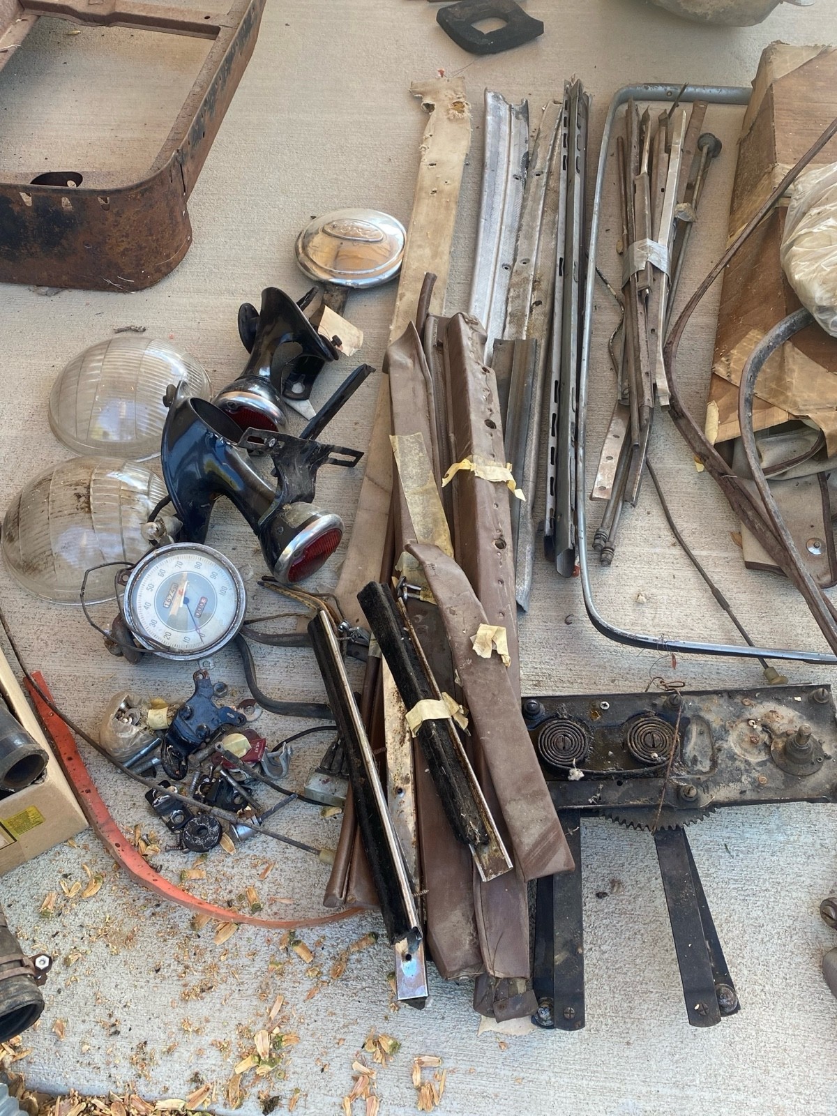 Ford-Deluxe-1935-Convertible-28