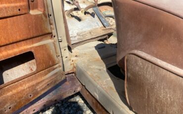 Ford-Deluxe-1935-Convertible-9