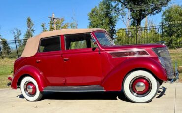 Ford-Deluxe-1937-Red-Tan-1
