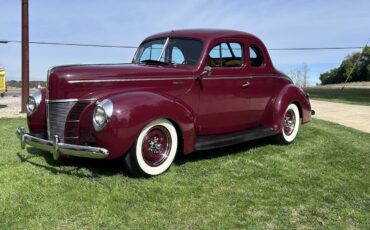 Ford-Deluxe-1940-Coupe-1