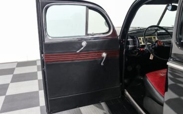 Ford-Deluxe-1940-Coupe-11