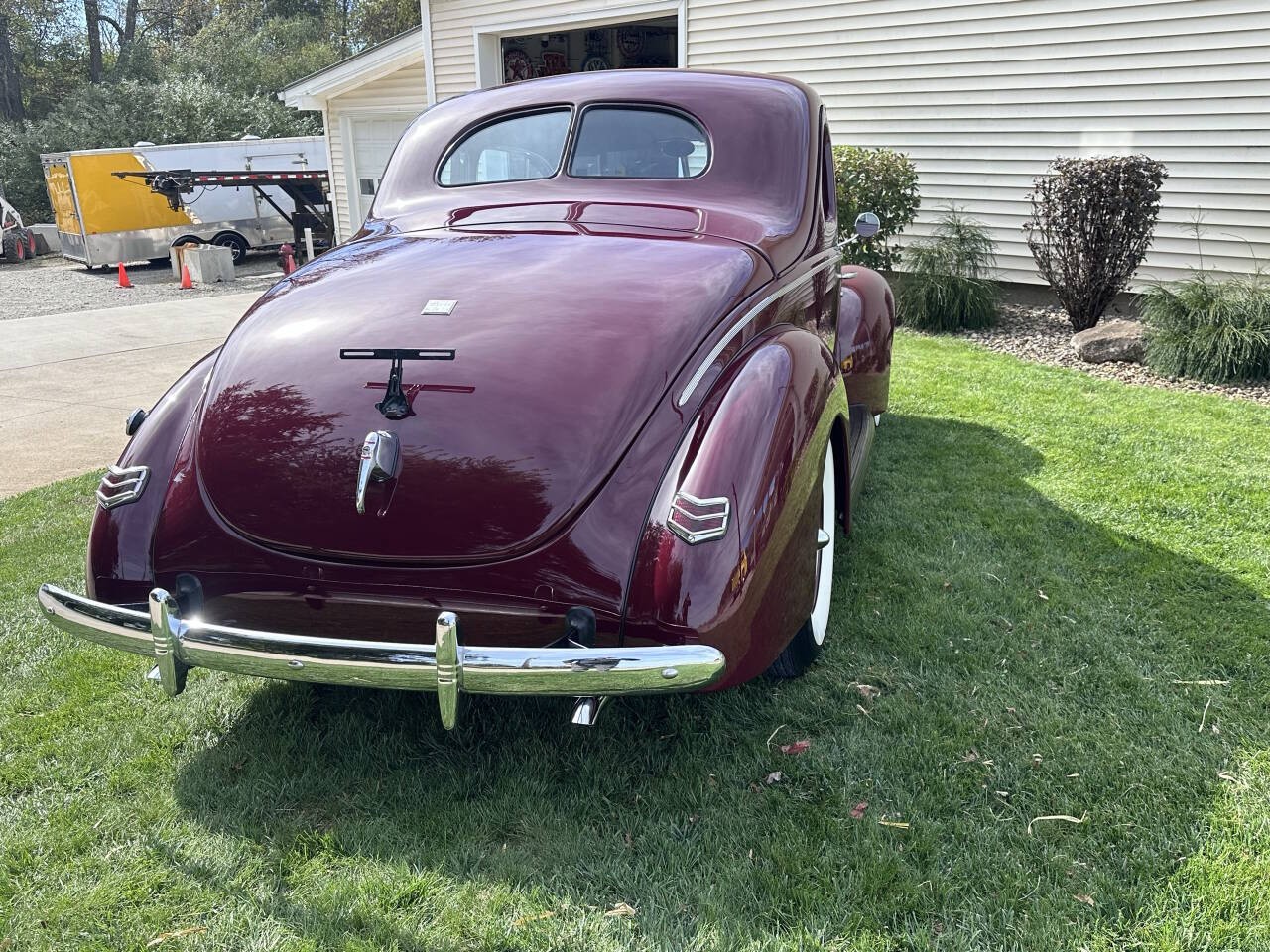 Ford-Deluxe-1940-Coupe-11