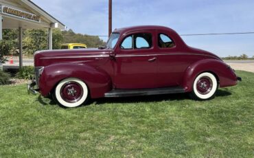 Ford-Deluxe-1940-Coupe-2