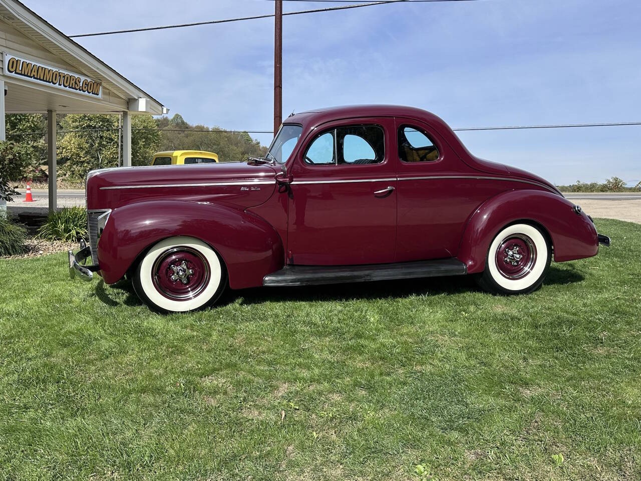 Ford-Deluxe-1940-Coupe-2