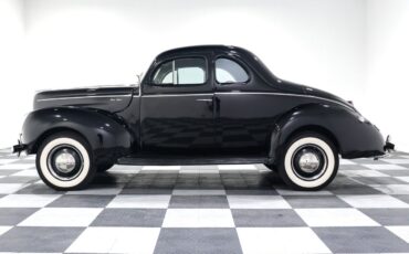 Ford-Deluxe-1940-Coupe-3