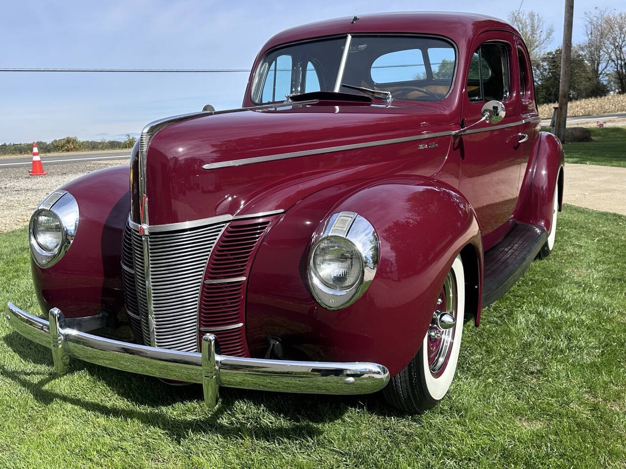 Ford-Deluxe-1940-Coupe-3