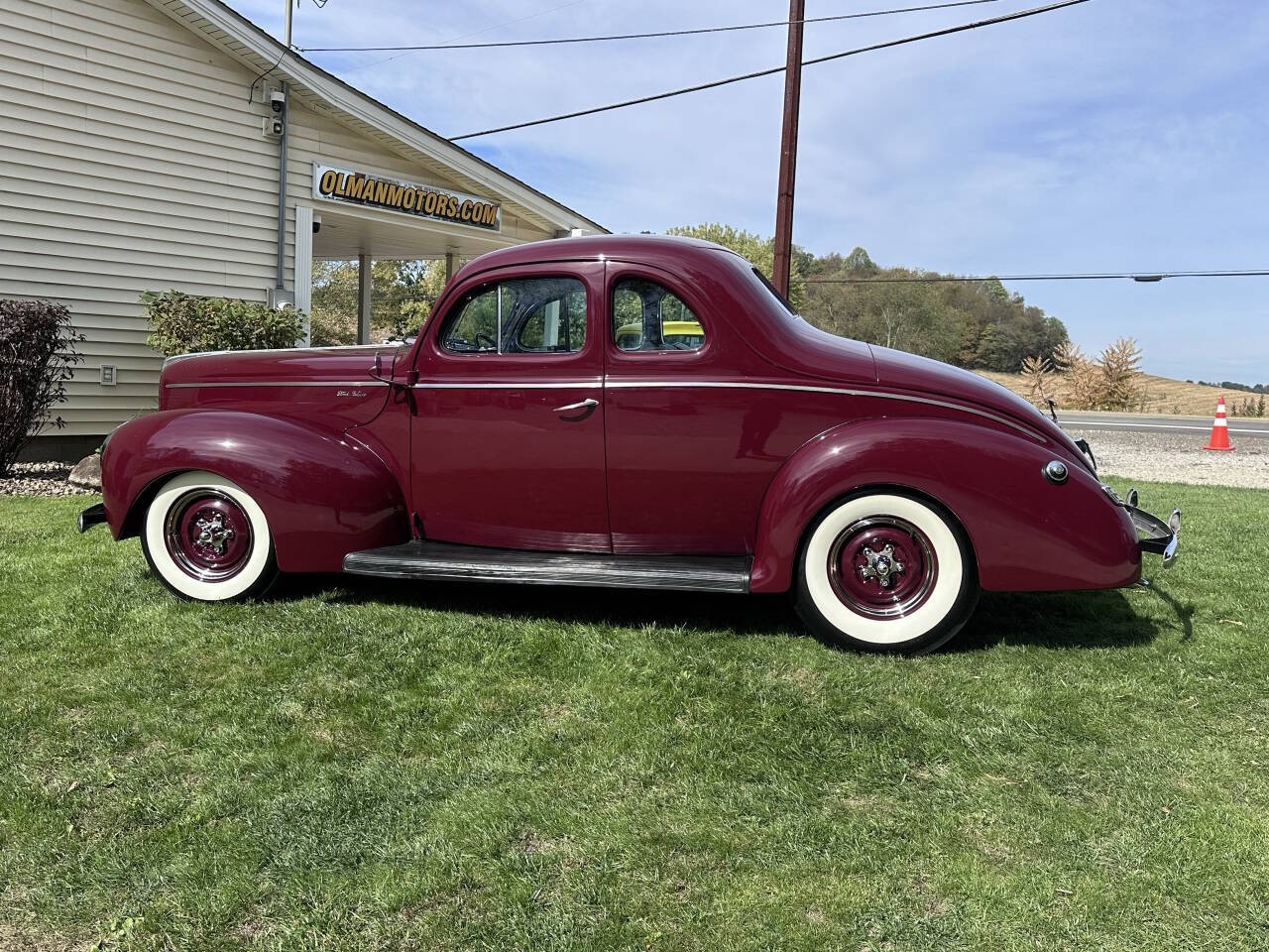 Ford-Deluxe-1940-Coupe-4