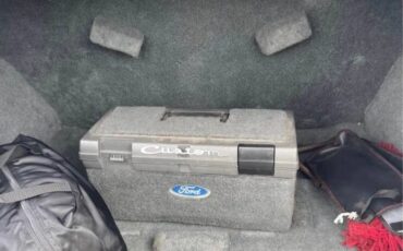 Ford-Deluxe-1940-Sedan-11