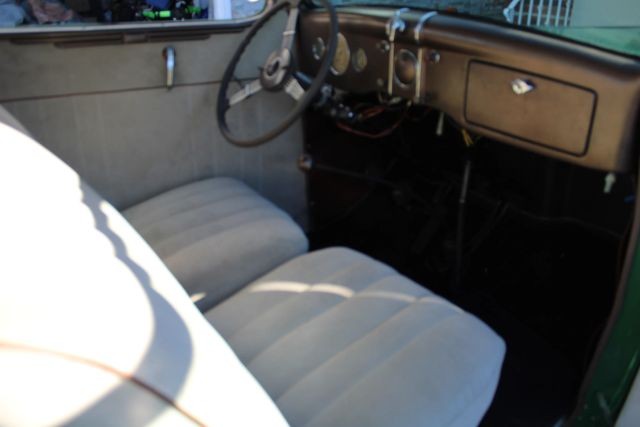 Ford-Deluxe-Tudor-1936-Coupe-15