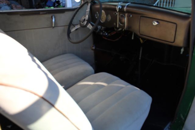 Ford-Deluxe-Tudor-1936-Coupe-16