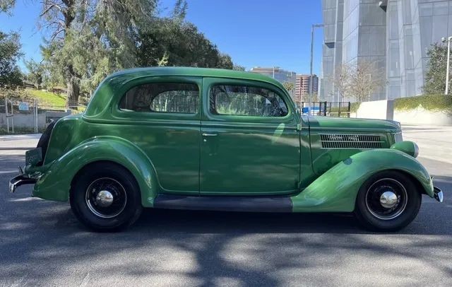 Ford-Deluxe-Tudor-1936-Coupe-2